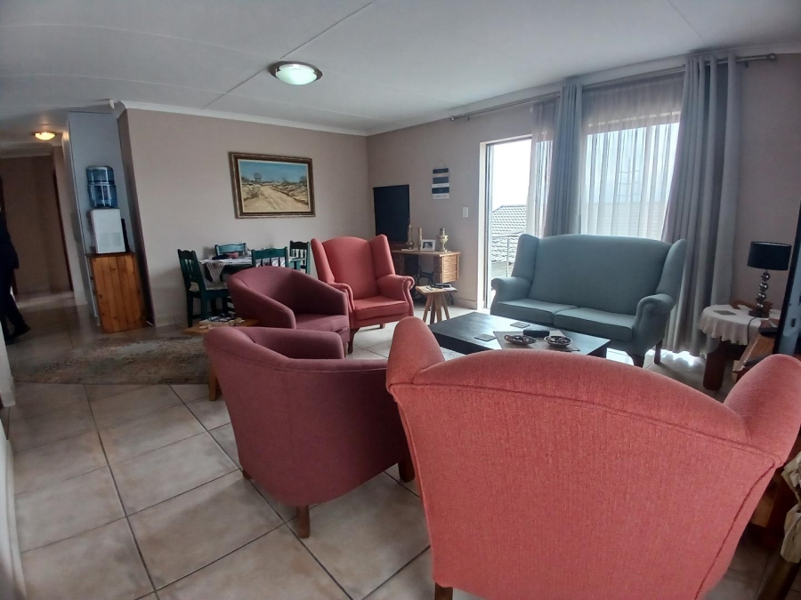 4 Bedroom Property for Sale in Seemeeu Park Western Cape
